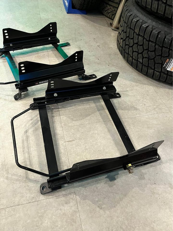 370z genuine bride seat brackets and sliders Also fit nrg MOMO sparco corbeau braum and more pair